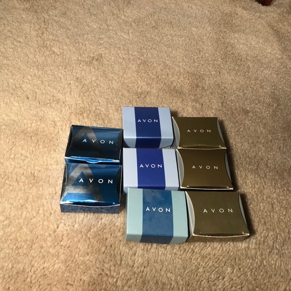 Lot of 8 Avon rings Size 6 - Picture 1 of 3